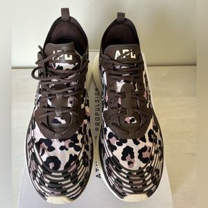 ✨APL Women's Streamline Chocolate Leopard